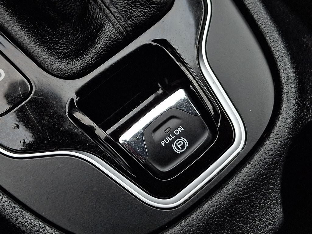 2020 Jeep Cherokee Limited FWD