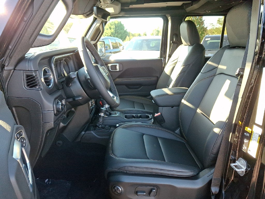 2027 Jeep Wrangler WRANGLER 4-DOOR SAHARA
