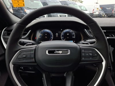 2025 Jeep Grand Cherokee GRAND CHEROKEE LAREDO X 4X4