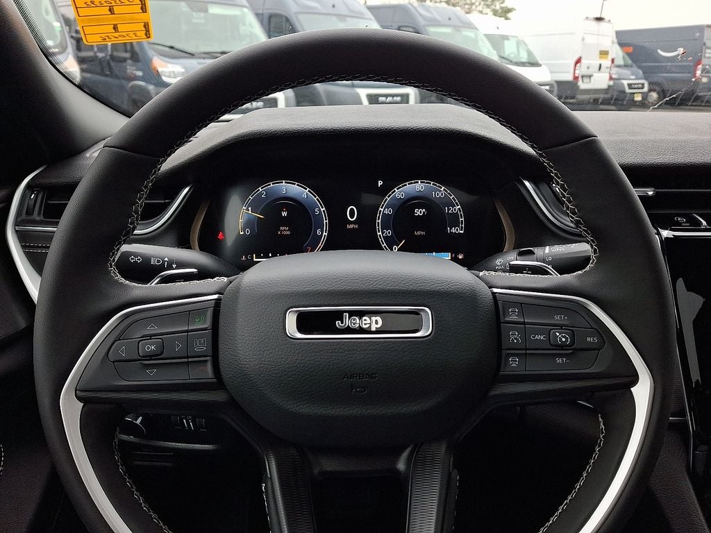 2025 Jeep Grand Cherokee GRAND CHEROKEE LAREDO X 4X4