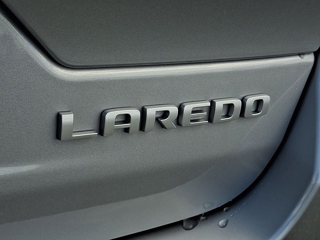 2026 Jeep Grand Cherokee GRAND CHEROKEE LAREDO X 4X4