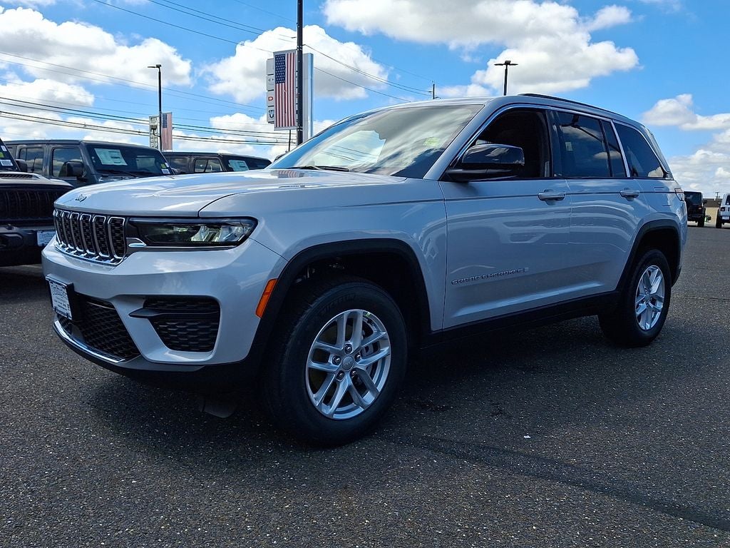 2026 Jeep Grand Cherokee GRAND CHEROKEE LAREDO X 4X4
