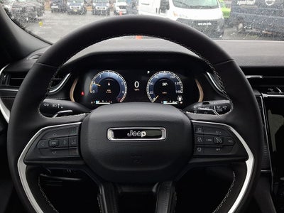 2025 Jeep Grand Cherokee GRAND CHEROKEE LAREDO X 4X4