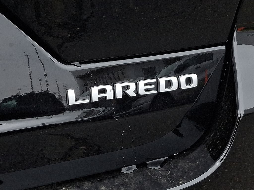 2025 Jeep Grand Cherokee GRAND CHEROKEE LAREDO X 4X4