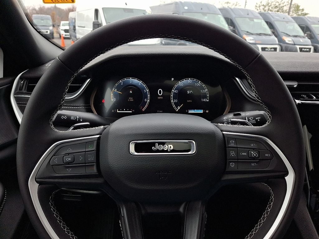 2025 Jeep Grand Cherokee GRAND CHEROKEE LAREDO X 4X4