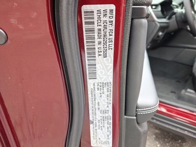 2025 Jeep Grand Cherokee GRAND CHEROKEE LAREDO X 4X4