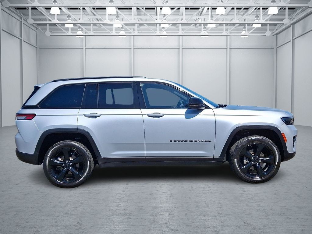 2022 Jeep Grand Cherokee Altitude 4x4