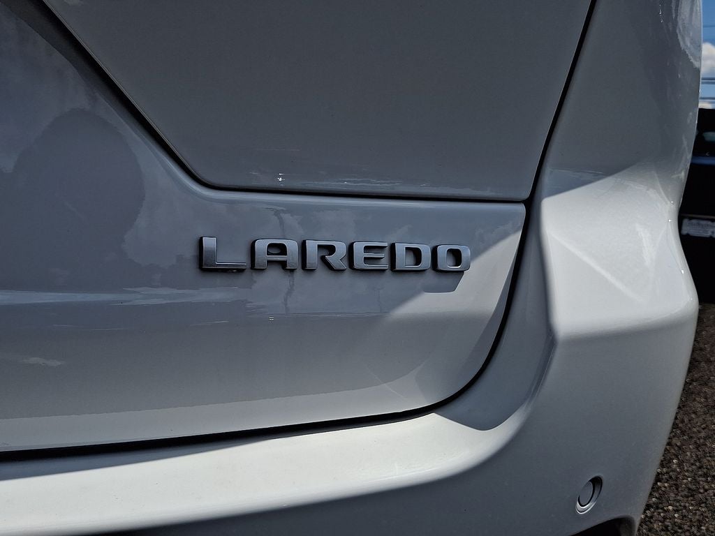 2026 Jeep Grand Cherokee GRAND CHEROKEE LAREDO X 4X4