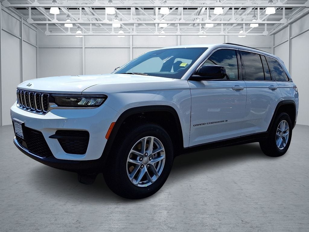 2026 Jeep Grand Cherokee GRAND CHEROKEE LAREDO X 4X4