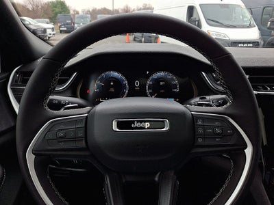 2025 Jeep Grand Cherokee GRAND CHEROKEE LAREDO X 4X4