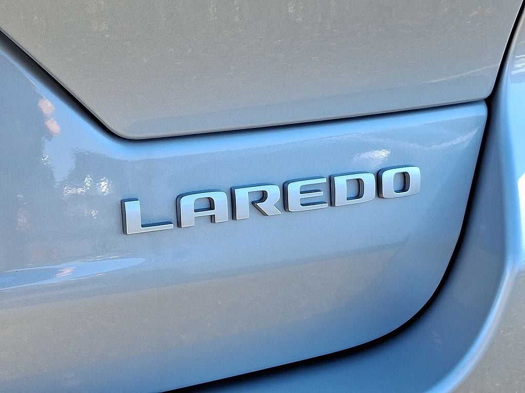 2025 Jeep Grand Cherokee GRAND CHEROKEE LAREDO X 4X4