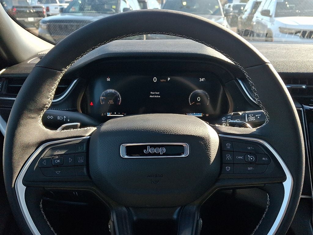 2025 Jeep Grand Cherokee GRAND CHEROKEE LAREDO X 4X4