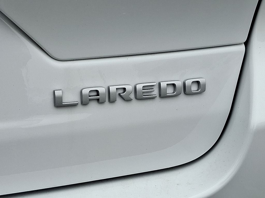 2025 Jeep Grand Cherokee GRAND CHEROKEE LAREDO X 4X4