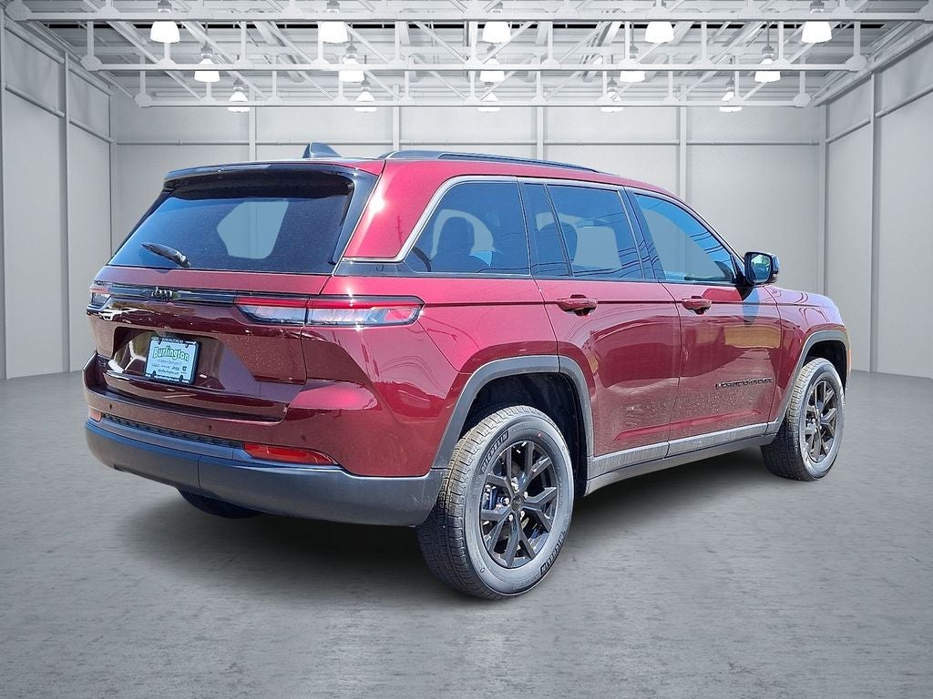 2026 Jeep Grand Cherokee GRAND CHEROKEE LAREDO ALTITUDE 4X4