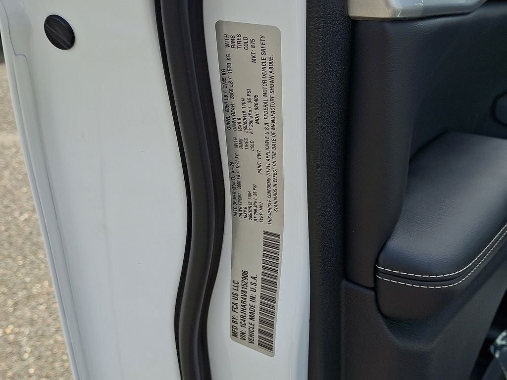 2027 Jeep Grand Cherokee Laredo Altitude