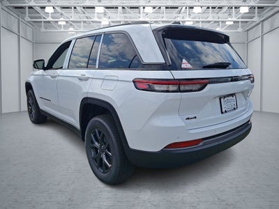 2027 Jeep Grand Cherokee Laredo Altitude