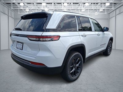 2027 Jeep Grand Cherokee Laredo Altitude