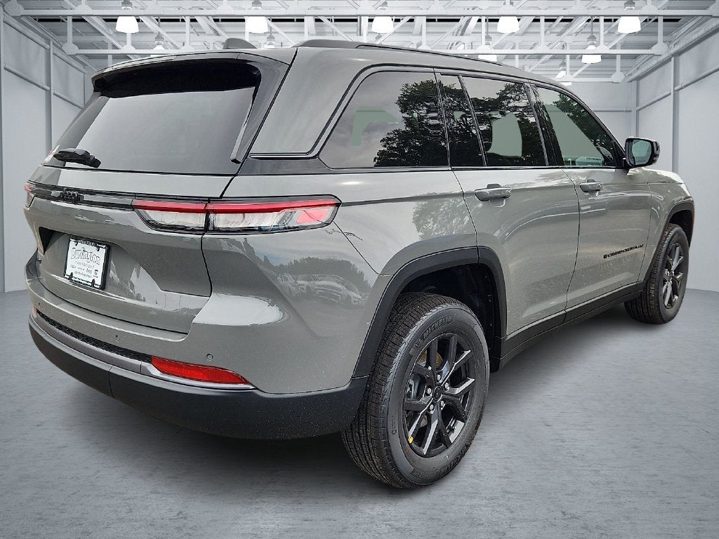 2027 Jeep Grand Cherokee GRAND CHEROKEE LAREDO ALTITUDE 4X4