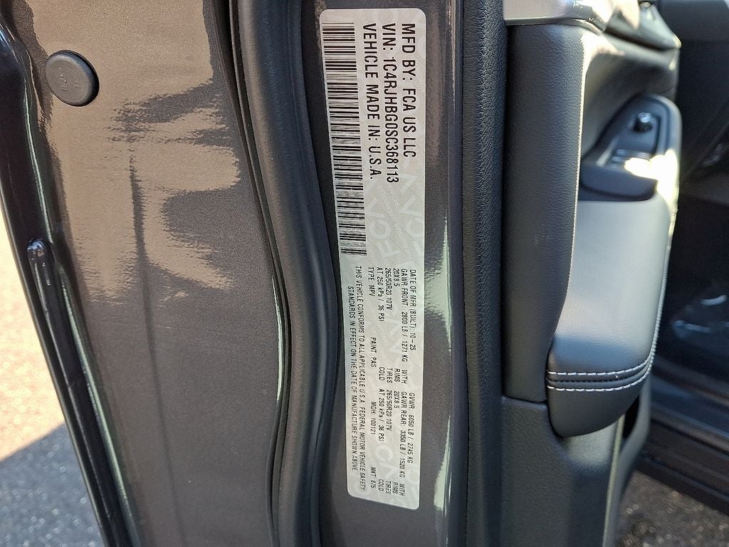 2025 Jeep Grand Cherokee GRAND CHEROKEE LIMITED 4X4