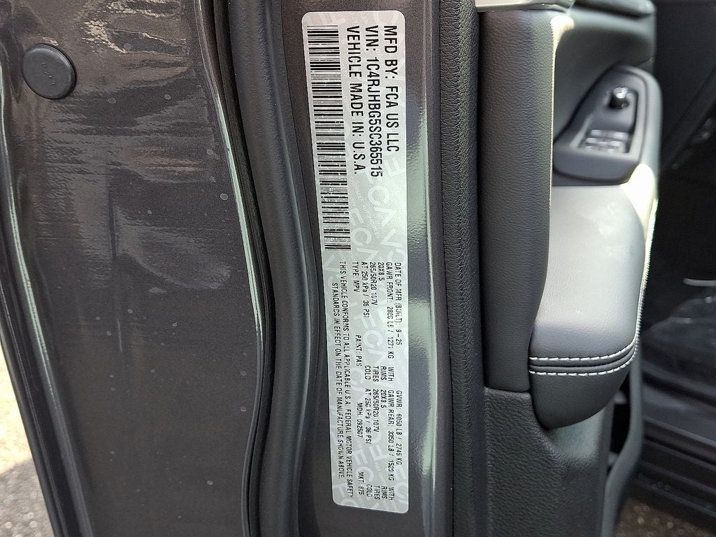 2025 Jeep Grand Cherokee GRAND CHEROKEE LIMITED 4X4