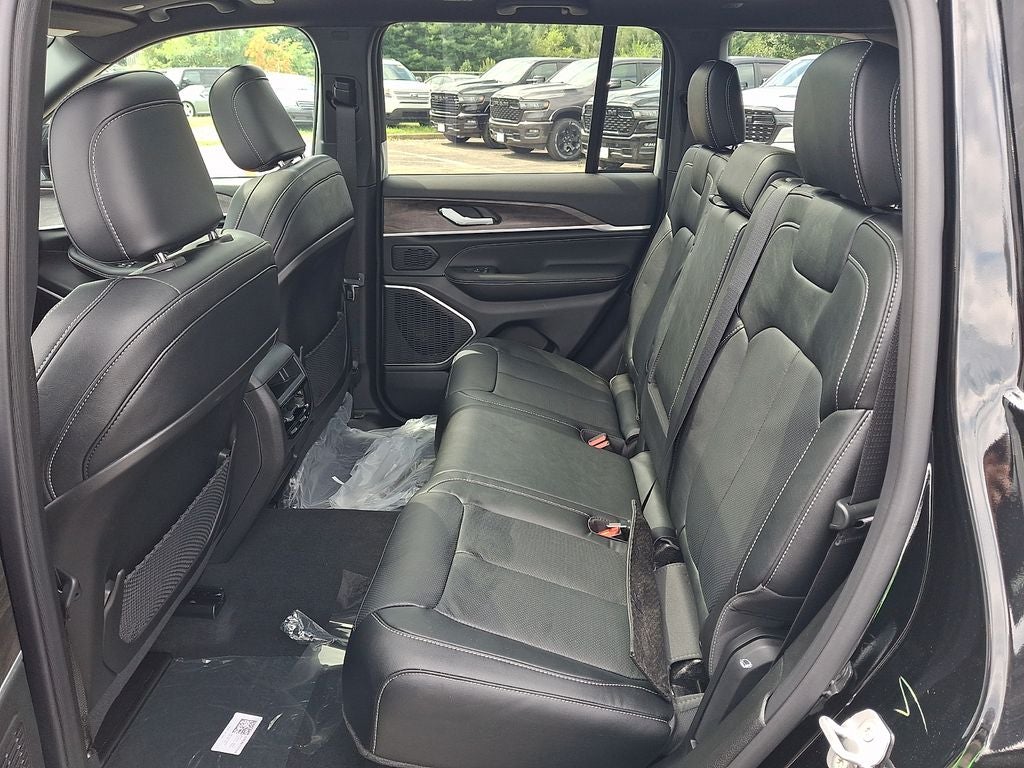 2027 Jeep Grand Cherokee Limited Reserve