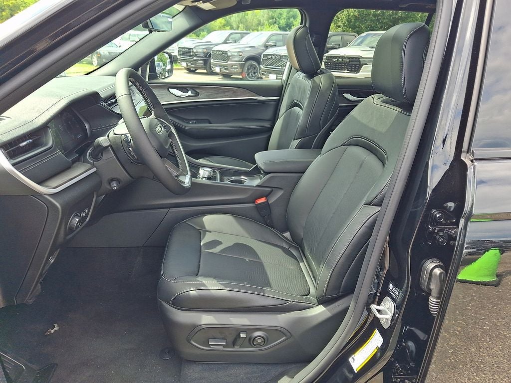2027 Jeep Grand Cherokee Limited Reserve