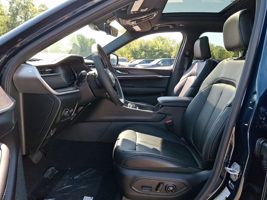 2027 Jeep Grand Cherokee GRAND CHEROKEE LIMITED 4X4