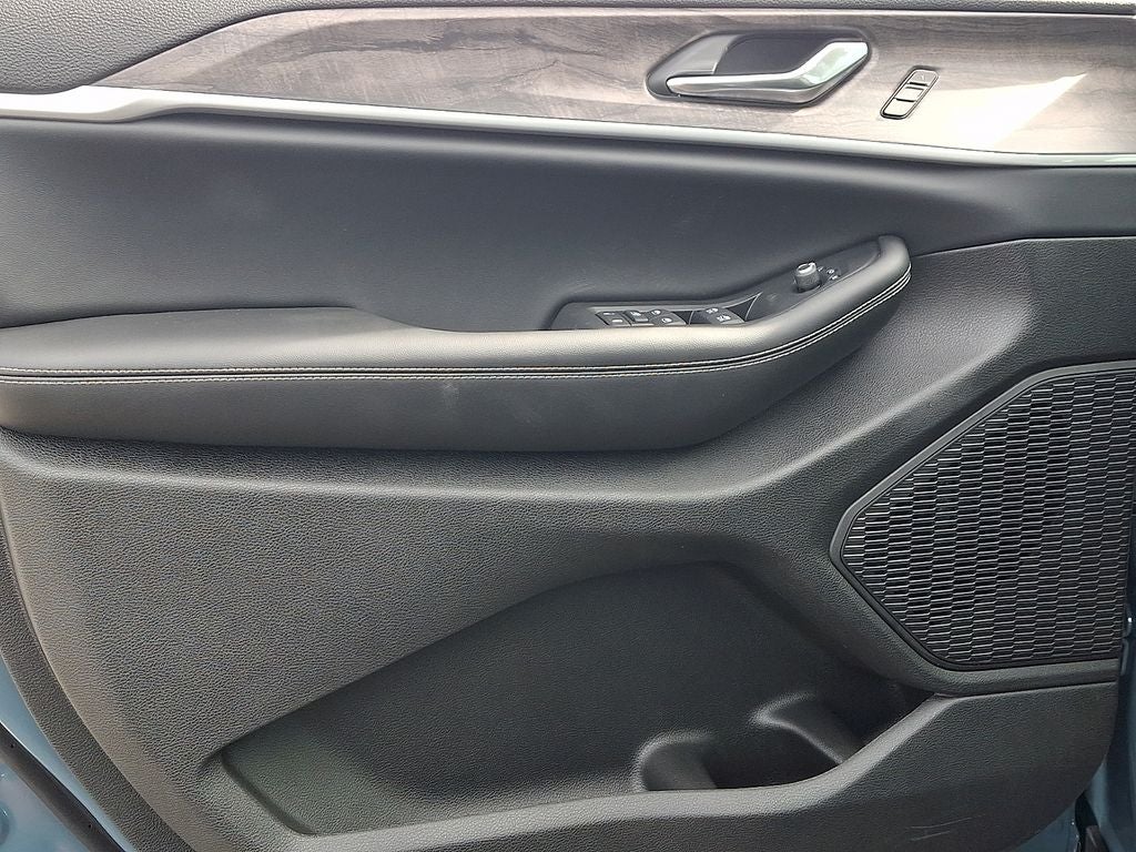 2027 Jeep Grand Cherokee GRAND CHEROKEE LIMITED 4X4