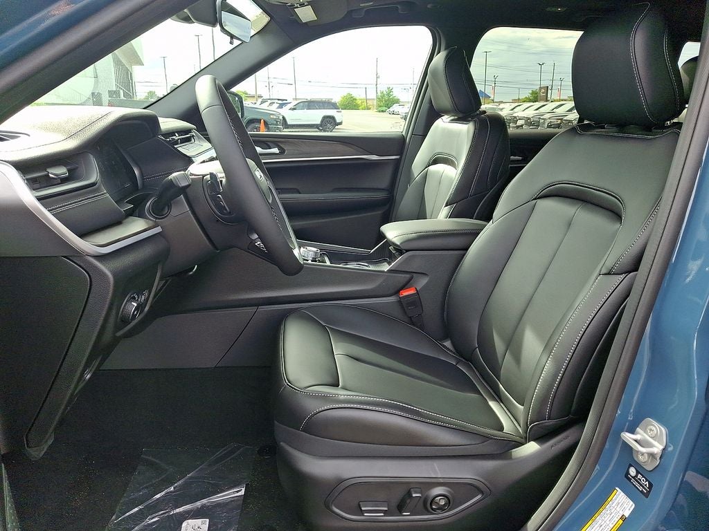 2027 Jeep Grand Cherokee GRAND CHEROKEE LIMITED 4X4