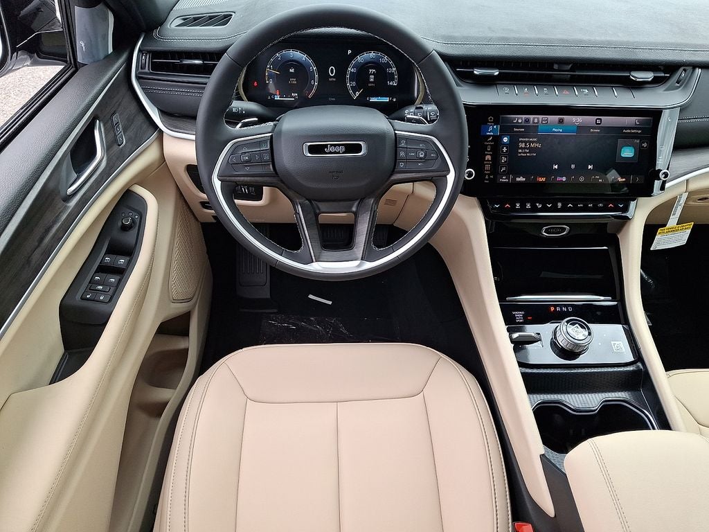 2027 Jeep Grand Cherokee GRAND CHEROKEE LIMITED 4X4