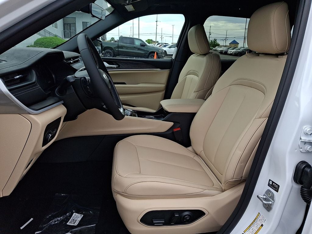 2027 Jeep Grand Cherokee GRAND CHEROKEE LIMITED 4X4