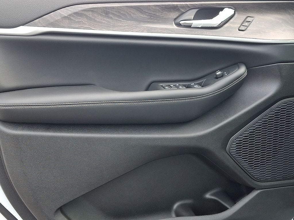 2027 Jeep Grand Cherokee GRAND CHEROKEE LIMITED 4X4