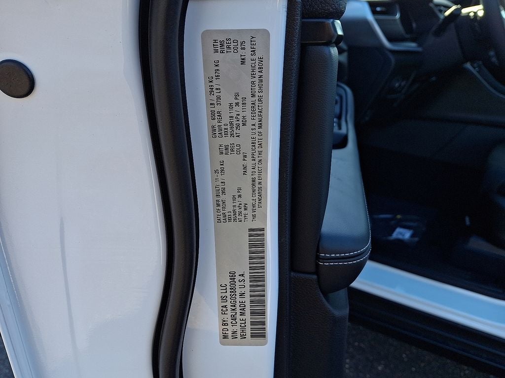 2025 Jeep Grand Cherokee GRAND CHEROKEE L LAREDO X 4X4