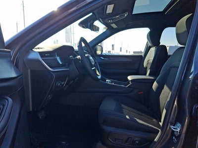 2025 Jeep Grand Cherokee GRAND CHEROKEE L LAREDO X 4X4