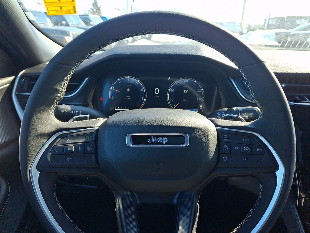 2025 Jeep Grand Cherokee GRAND CHEROKEE L LAREDO X 4X4