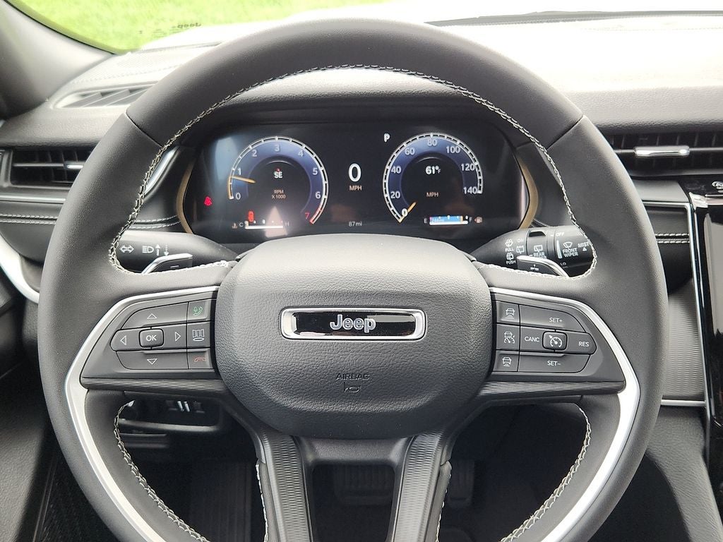 2025 Jeep Grand Cherokee GRAND CHEROKEE L LAREDO X 4X4