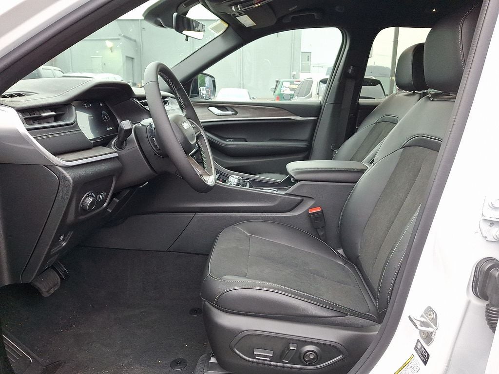 2026 Jeep Grand Cherokee L GRAND CHEROKEE L LAREDO ALTITUDE 4X4