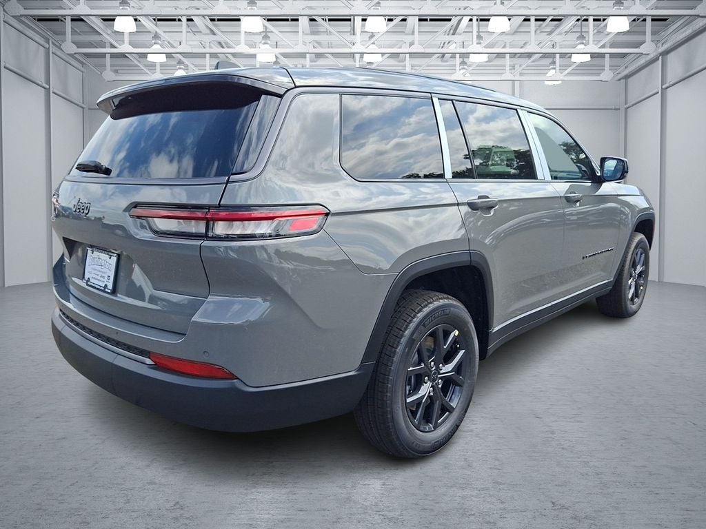 2027 Jeep Grand Cherokee L Laredo Altitude