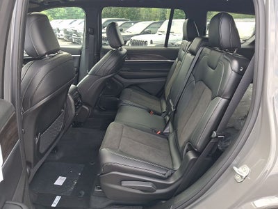 2027 Jeep Grand Cherokee L Laredo Altitude
