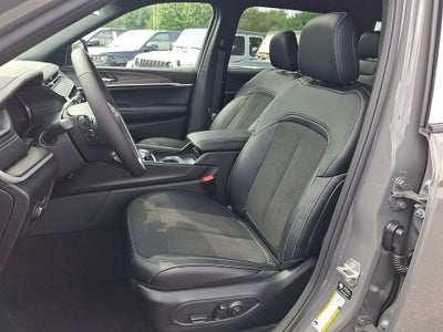 2027 Jeep Grand Cherokee L Laredo Altitude