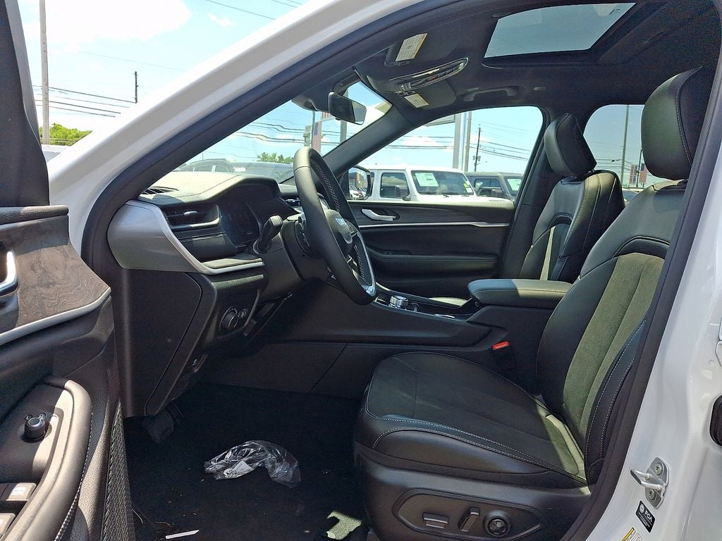 2026 Jeep Grand Cherokee L GRAND CHEROKEE L LAREDO ALTITUDE 4X4