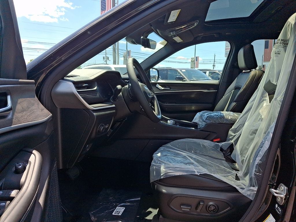 2026 Jeep Grand Cherokee L GRAND CHEROKEE L LAREDO ALTITUDE 4X4