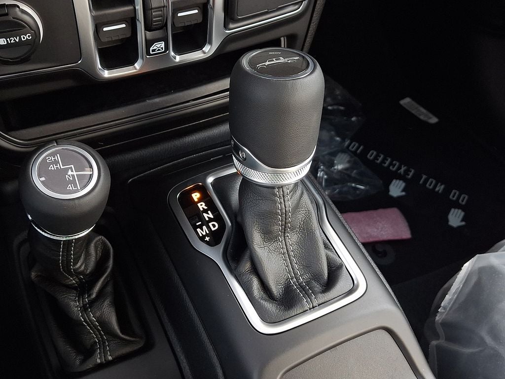 2026 Jeep Gladiator GLADIATOR SAHARA 4X4