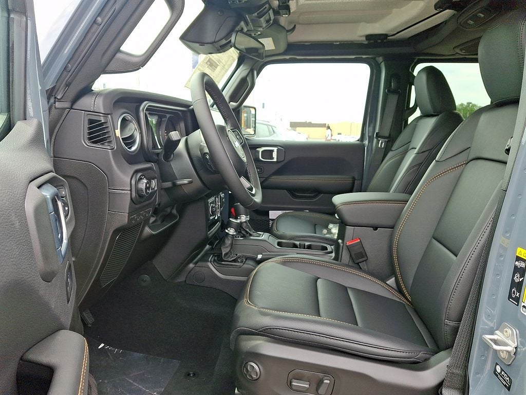 2026 Jeep Gladiator GLADIATOR SAHARA 4X4