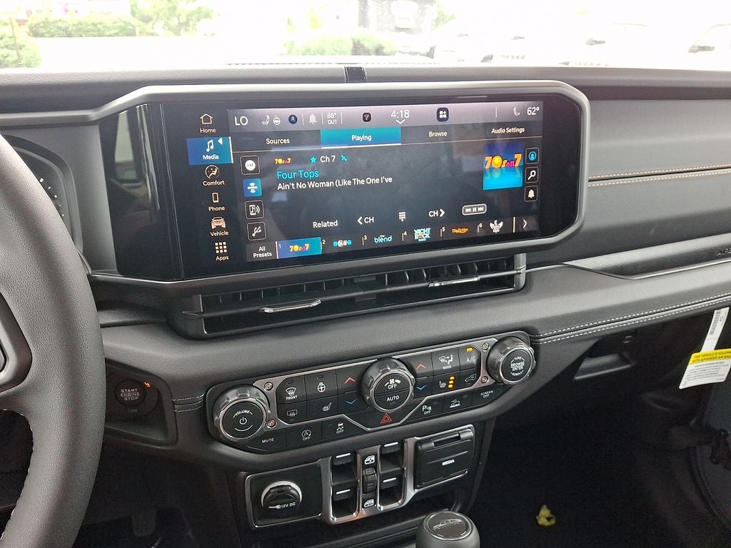 2026 Jeep Gladiator GLADIATOR SAHARA 4X4