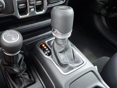 2026 Jeep Gladiator GLADIATOR SAHARA 4X4