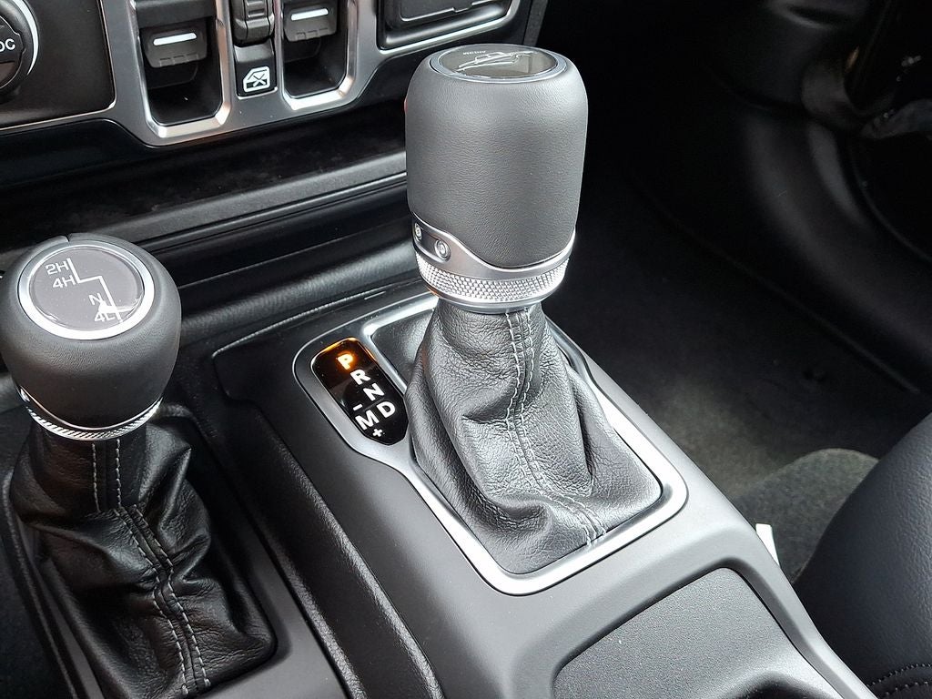 2026 Jeep Gladiator GLADIATOR SAHARA 4X4