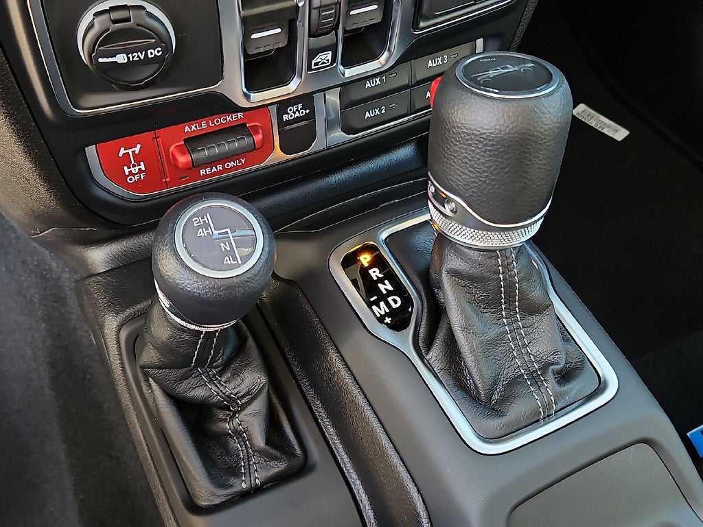2027 Jeep Gladiator GLADIATOR MOJAVE 4X4