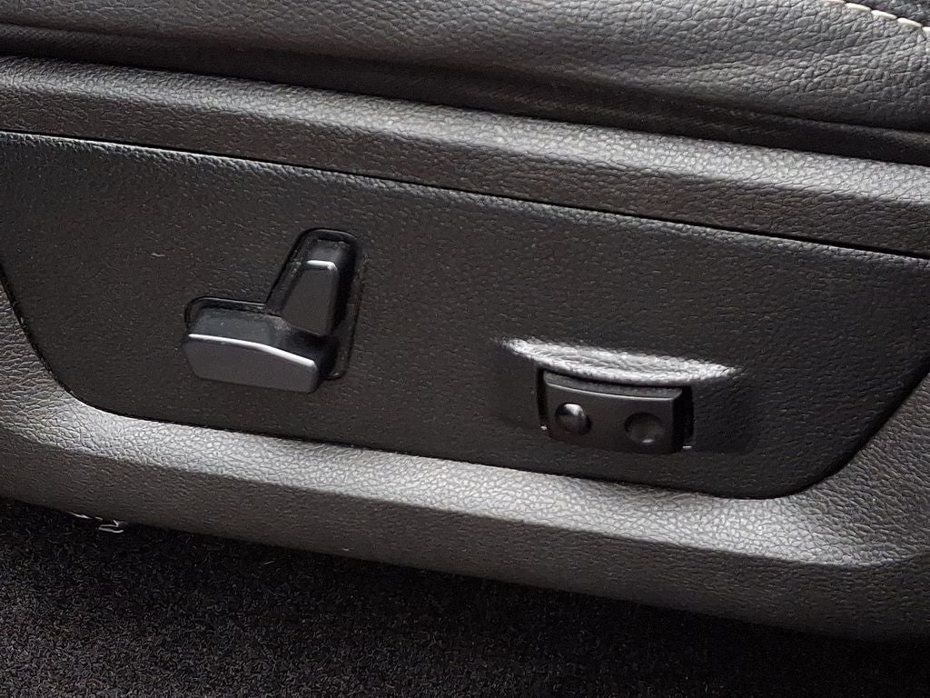 2017 RAM 1500 Sport Crew Cab 4x4 5'7' Box