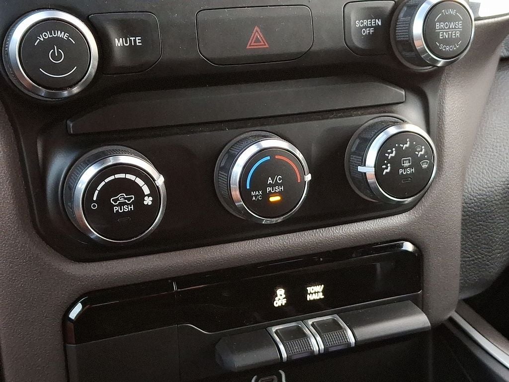 2022 RAM 1500 Big Horn Crew Cab 4x4 5'7' Box